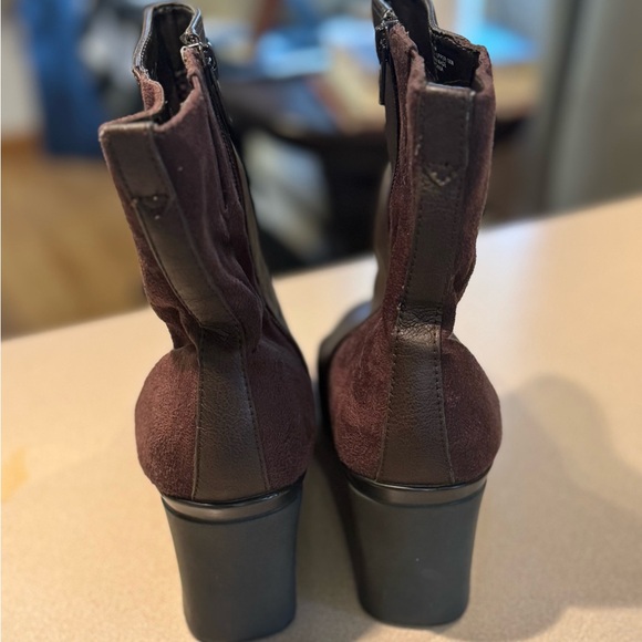 Easy Spirit Women’s Brown Wedge Ankle Boots - Picture 3 of 5